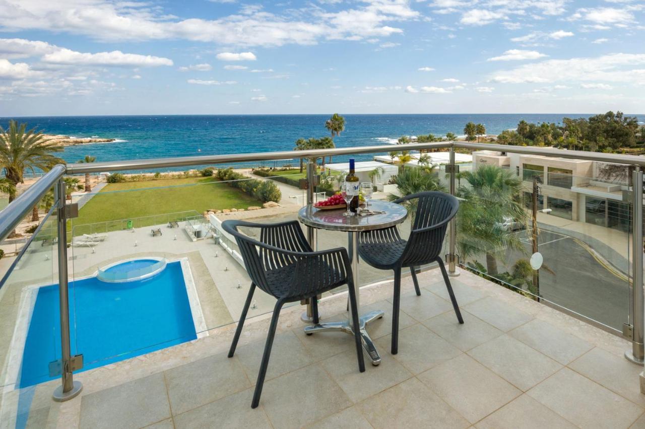 Gabriela - Coralli Beachfront Apartment Protaras Extérieur photo