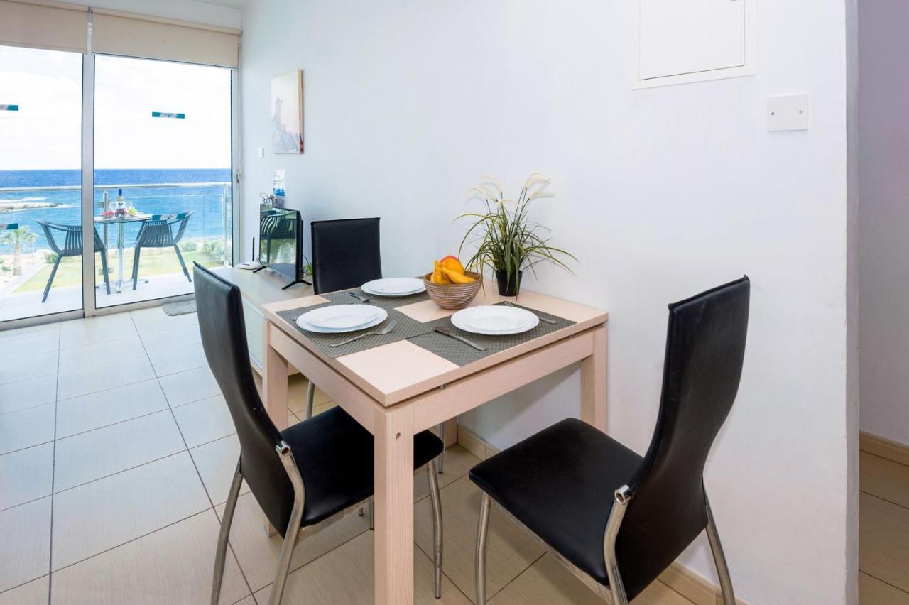 Gabriela - Coralli Beachfront Apartment Protaras Extérieur photo